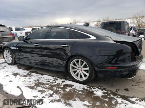 2019 Jaguar XJ with VIN SAJWJ1CD7K8W19566, listed as a Copart auction lot 43150345 with 29,020 mi miles and Salvage Title. Bid and sale history available at carsss.com. Image 2.