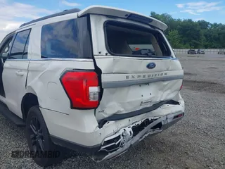 2024 Ford Expedition XLT with VIN 1FMJU1H87REA59678, listed as a IAAI auction lot 42253943 with 20,409 mi miles and . Bid and sale history available at DreamBid. Image 6.