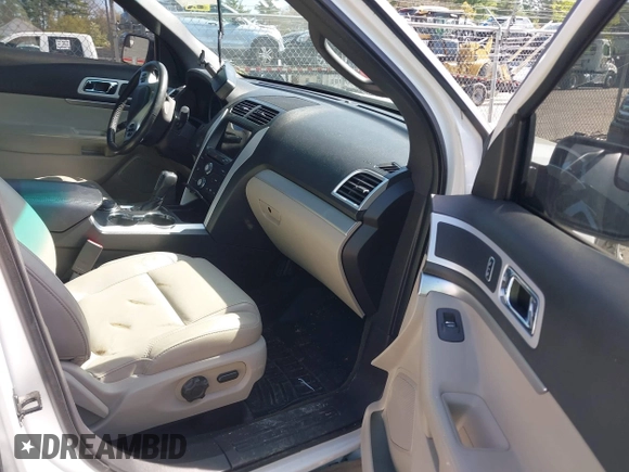 2015 Ford Explorer XLT with VIN 1FM5K8D89FGA00654, listed as a IAAI auction lot 42132102 with 135,463 mi miles and . Bid and sale history available at carsss.com. Image 5.