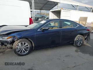 2021 Lexus ES with VIN 58ACA1C15MU010045, listed as a IAAI auction lot 41545909 with 24,694 mi miles. Bid and sale history available at carsss.com. Image 14.