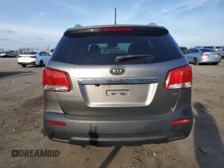 2013 Kia Sorento EX with VIN 5XYKUDA63DG371371, listed as a Copart auction lot 85863984 with 180,749 mi miles and Clean Title. Bid and sale history available at carsss.com. Image 6.