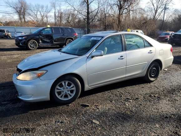 2004 Toyota Camry LE with VIN 4T1BF32K14U577850, listed as a Copart auction lot 72275852 with 205,652 mi miles and Salvage Title. Bid and sale history available at carsss.com. Image 1.