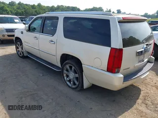 2007 Cadillac Escalade ESV z VIN 1GYFK66847R396373, wystawiony jako IAAI lot #42451362 z przebiegiem 146 008 mil mil oraz . Historia ofert i sprzedaży dostępna na DreamBid. Obrazek 3.