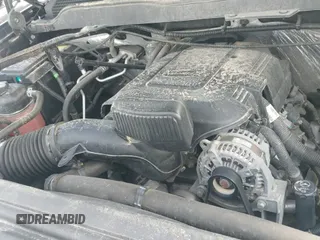 2017 Chevrolet Silverado 2500HD LT z VIN 1GC2KVEG1HZ169747, wystawiony jako IAAI lot #41579135 z przebiegiem 110 077 mil mil oraz . Historia ofert i sprzedaży dostępna na DreamBid. Obrazek 19.