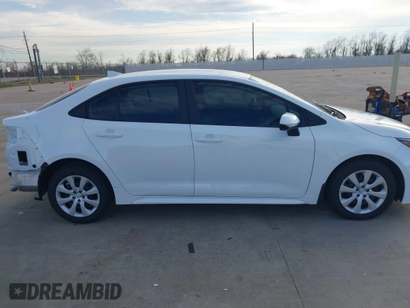 2025 Toyota Corolla LE with VIN 5YFB4MDE0SP236862, listed as a IAAI auction lot 41339806 with 1,563 mi miles. Bid and sale history available at carsss.com. Image 13.