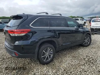 2018 Toyota Highlander SE z VIN 5TDJZRFHXJS821925, wystawiony jako Copart lot #56597305 z przebiegiem 36 232 mil mil oraz Szkoda całkowita • Salvage title. Historia ofert i sprzedaży dostępna na DreamBid. Obrazek 3.