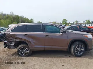 2017 Toyota Highlander XLE with VIN 5TDJZRFH4HS483304, listed as a IAAI auction lot 42134994 with 115,322 mi miles and . Bid and sale history available at DreamBid. Image 13.