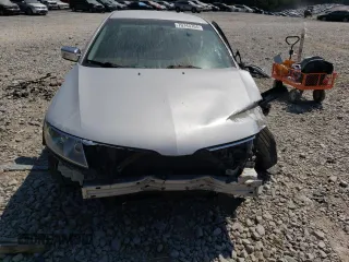 2010 Lincoln MKZ with VIN 3LNHL2GC8AR625426, listed as a Copart auction lot 49072165 with 137,961 mi miles and Salvage Title. Bid and sale history available at DreamBid. Image 5.