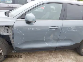 2021 Volvo XC40 Inscription with VIN YV4162UL2M2432602, listed as a IAAI auction lot 42331915 with 54,195 mi miles and . Bid and sale history available at DreamBid. Image 18.