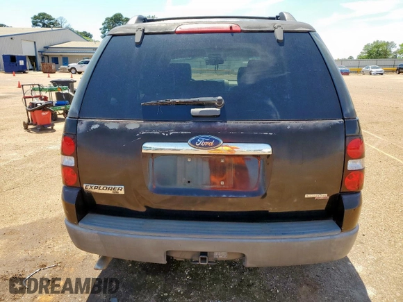 2006 Ford Explorer XLT with VIN 1FMEU63E06UA12893, listed as a Copart auction lot 58026715 with 200,767 mi miles and Clean title. Bid and sale history available at DreamBid. Image 6.