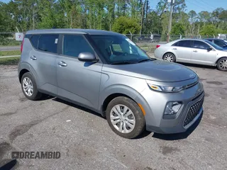 2022 Kia Soul LX with VIN KNDJ23AU3N7836692, listed as a IAAI auction lot 42066829 with 7,868 mi miles. Bid and sale history available at carsss.com. Image 1.