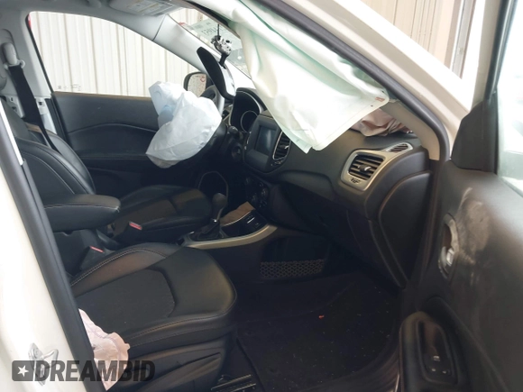 2018 Jeep Compass Latitude with VIN 3C4NJCBB3JT502380, listed as a IAAI auction lot 42144953 with Not provided miles and . Bid and sale history available at DreamBid. Image 5.