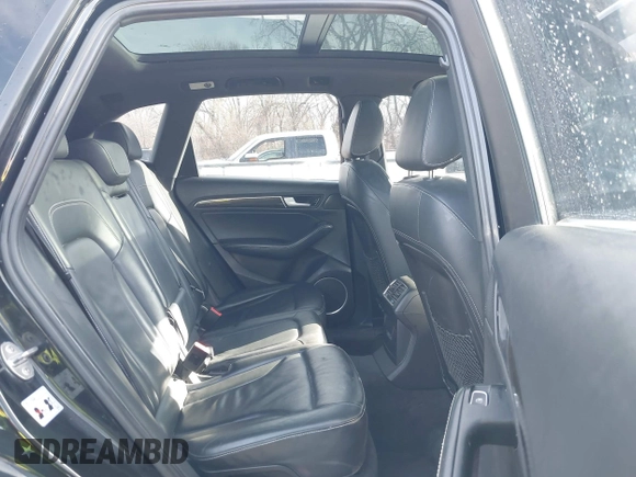 2015 Audi SQ5 Premium Plus z VIN WA1CGAFP2FA034960, wystawiony jako IAAI lot #41144485 z przebiegiem 185 382 mil mil oraz . Historia ofert i sprzedaży dostępna na DreamBid. Obrazek 8.