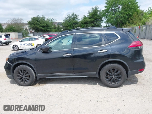2017 Nissan Rogue SL z VIN 5N1AT2MV0HC816967, wystawiony jako IAAI lot #42190251 z przebiegiem 198 041 mil mil oraz . Historia ofert i sprzedaży dostępna na DreamBid. Obrazek 14.
