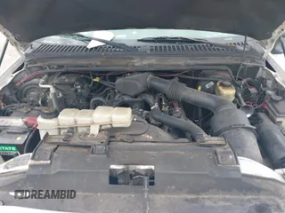 2003 Ford F-250 XL z VIN 1FTNW21L43EA90253, wystawiony jako IAAI lot #42102297 z przebiegiem Nie podano mil oraz . Historia ofert i sprzedaży dostępna na DreamBid. Obrazek 10.