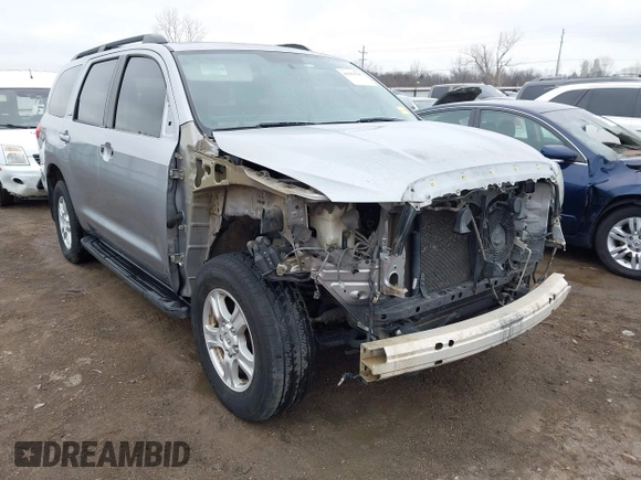 2013 Toyota Sequoia SR5 with VIN 5TDBW5G1XDS078226, listed as a IAAI auction lot 41553787 with 190,632 mi miles. Bid and sale history available at carsss.com. Image 6.
