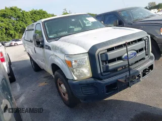 2014 Ford F-350 XL z VIN 1FTBF3A68EEB30131, wystawiony jako IAAI lot #41840166 z przebiegiem Nie podano mil oraz . Historia ofert i sprzedaży dostępna na DreamBid. Obrazek 1.