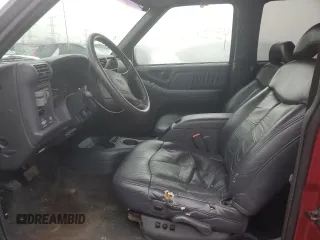 1995 GMC Jimmy SLE Convenience with VIN 1GKDT13W0S2519253, listed as a Copart auction lot 43536865 with 121,556 mi miles and Salvage Title. Bid and sale history available at carsss.com. Image 7.