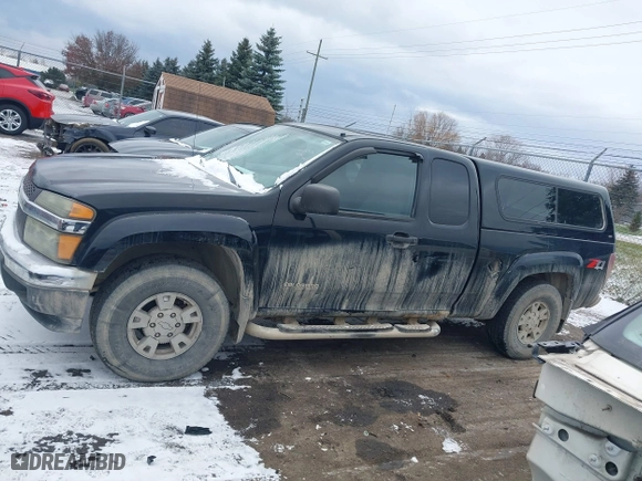 2005 Chevrolet Colorado LS Z71 with VIN 1GCDT196258204264, listed as a IAAI auction lot 41080277 with 138,761 mi miles. Bid and sale history available at carsss.com. Image 14.