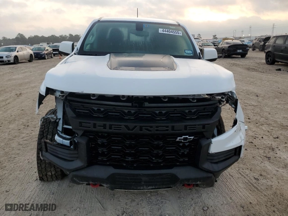 2021 Chevrolet Colorado 4WD ZR2 with VIN 1GCGTEEN8M1285957, listed as a Copart auction lot 44404555 with 55,615 mi miles and Salvage Title. Bid and sale history available at carsss.com. Image 5.