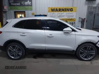 2016 Lincoln MKC Reserve z VIN 5LMTJ3DH6GUJ11160, wystawiony jako IAAI lot #41802010 z przebiegiem 96 861 mil mil oraz . Historia ofert i sprzedaży dostępna na DreamBid. Obrazek 14.