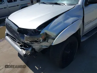 2005 Toyota Tacoma PreRunner z VIN 5TETU62N55Z011175, wystawiony jako IAAI lot #42283171 z przebiegiem 157 562 mil mil oraz . Historia ofert i sprzedaży dostępna na DreamBid. Obrazek 6.