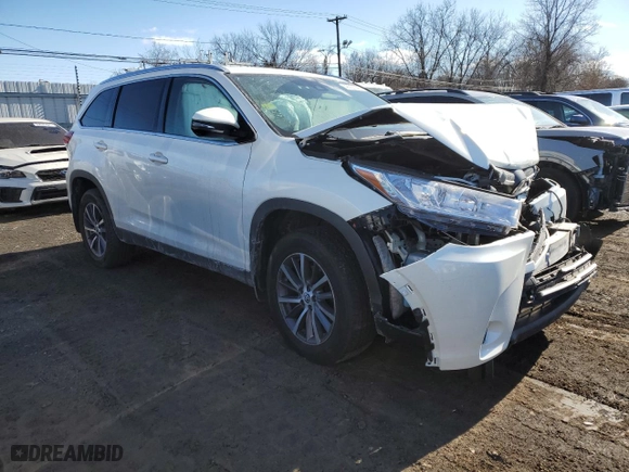 2019 Toyota Highlander SE with VIN 5TDJZRFH1KS563702, listed as a Copart auction lot 42927035 with 0 mi miles and Salvage Title. Bid and sale history available at carsss.com. Image 4.