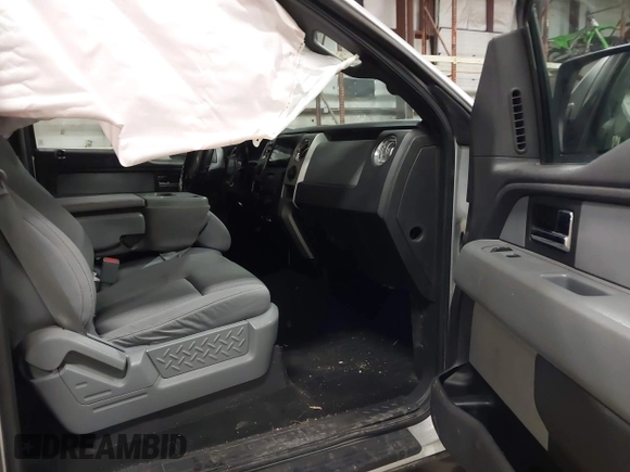 2013 Ford F-150 XL with VIN 1FTFW1EF9DFC77650, listed as a IAAI auction lot 41699427 with 267,769 mi miles. Bid and sale history available at carsss.com. Image 5.