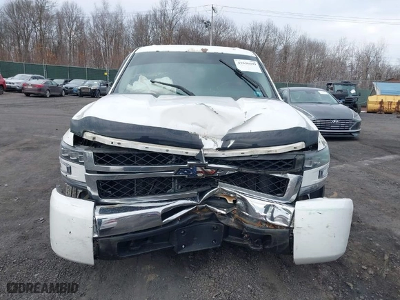 2010 Chevrolet Silverado 1500 LT with VIN 3GCRKSE30AG220347, listed as a IAAI auction lot 41646699 with 142,453 mi miles. Bid and sale history available at carsss.com. Image 12.