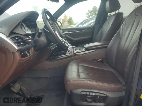 2017 BMW X5 sDrive35i z VIN 5UXKR2C50H0U21454, wystawiony jako Copart lot #51664605 z przebiegiem 118 532 mil mil oraz Szkoda całkowita • Salvage title. Historia ofert i sprzedaży dostępna na DreamBid. Obrazek 7.