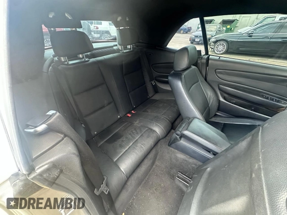 2011 BMW 1 Series 128i with VIN WBAUL7C53BVM80806, listed as a Copart auction lot 53925745 with 118,193 mi miles and Clean Title. Bid and sale history available at carsss.com. Image 6.