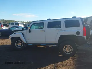 2008 Hummer H3 SUV Alpha with VIN 5GTEN13L288102473, listed as a IAAI auction lot 40927581 with 213,815 mi miles. Bid and sale history available at carsss.com. Image 14.
