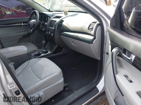 2013 Kia Sorento LX with VIN 5XYKTCA61DG405806, listed as a IAAI auction lot 41966976 with 129,942 mi miles and . Bid and sale history available at DreamBid. Image 5.