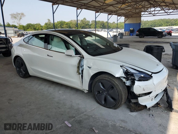 2020 Tesla Model 3 Standard Range Plus z VIN 5YJ3E1EA5LF599103, wystawiony jako Copart lot #59159465 z przebiegiem 32 614 mil mil oraz Czysty tytuł • Clean title. Historia ofert i sprzedaży dostępna na DreamBid. Obrazek 4.