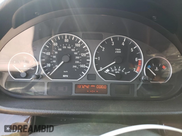 2003 BMW 3 Series 330xi with VIN WBAEW53413PG21999, listed as a Copart auction lot 60724374 with 137,242 mi miles and Salvage Title. Bid and sale history available at carsss.com. Image 9.