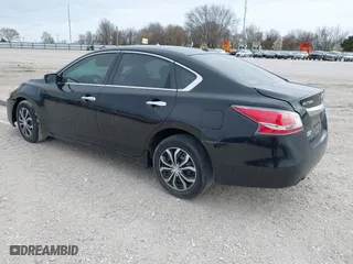 2015 Nissan Altima 2.5 with VIN 1N4AL3APXFN323224, listed as a IAAI auction lot 41703148 with 173,441 mi miles. Bid and sale history available at carsss.com. Image 3.