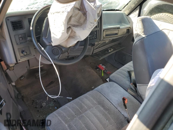 1994 Dodge Dakota z VIN 1B7GL23X8RW148921, wystawiony jako Copart lot #42758895 z przebiegiem 223 519 mil mil oraz Szkoda całkowita • Salvage title. Historia ofert i sprzedaży dostępna na DreamBid. Obrazek 8.