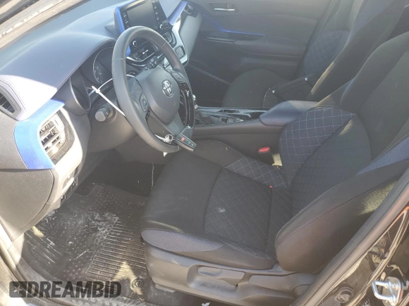2021 Toyota C-HR LE z VIN JTNKHMBXXM1117650, wystawiony jako Copart lot #48288875 z przebiegiem 40 211 mil mil oraz Szkoda całkowita • Salvage title. Historia ofert i sprzedaży dostępna na DreamBid. Obrazek 7.