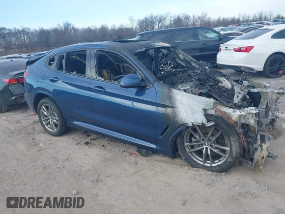 2020 BMW X4 xDrive30i with VIN 5UX2V1C0XLLZ32462, listed as a IAAI auction lot 41622697 with 75,602 mi miles. Bid and sale history available at carsss.com. Image 1.