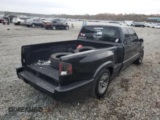 2002 GMC Sonoma SL Fleet z VIN 1GTCS19W828229163, wystawiony jako Copart lot #47082535 z przebiegiem 289 304 mil mil oraz Szkoda całkowita • Salvage title. Historia ofert i sprzedaży dostępna na DreamBid. Obrazek 3.