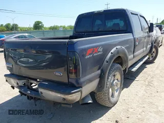 2006 Ford Super Duty F-250 XL with VIN 1FTSW21P36EB60142, listed as a IAAI auction lot 42028216 with 319,602 mi miles. Bid and sale history available at carsss.com. Image 4.
