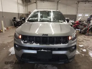 2023 Jeep Compass Latitude with VIN 3C4NJDBN6PT549752, listed as a IAAI auction lot 41225196 with 23,349 mi miles and . Bid and sale history available at DreamBid. Image 12.