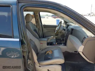 2005 Jeep Grand Cherokee Limited with VIN 1J4HR58N35C506489, listed as a IAAI auction lot 41675351 with 182,738 mi miles. Bid and sale history available at carsss.com. Image 5.