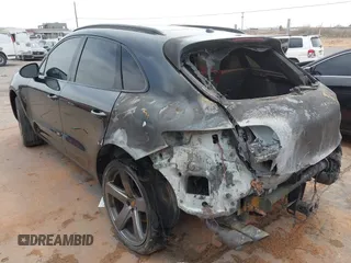 2017 Porsche Macan S with VIN WP1AB2A58HLB16690, listed as a IAAI auction lot 41901148 with Not Provided miles and . Bid and sale history available at DreamBid. Image 3.