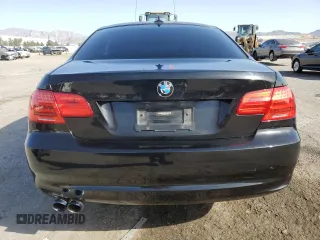 2013 BMW 3 Series 328i z VIN WBAKE5C58DJ107339, wystawiony jako Copart lot #71659734 z przebiegiem 121 137 mil mil oraz Szkoda całkowita • Salvage title. Historia ofert i sprzedaży dostępna na DreamBid. Obrazek 6.