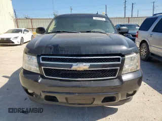 2008 Chevrolet Tahoe 2LT z VIN 1GNFC13028R252785, wystawiony jako Copart lot #56244945 z przebiegiem 283 328 mil mil oraz Czysty tytuł • Clean title. Historia ofert i sprzedaży dostępna na DreamBid. Obrazek 5.