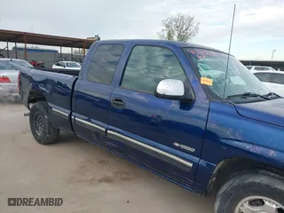 2000 Chevrolet Silverado 1500 LS with VIN 2GCEC19T1Y1408829, listed as a IAAI auction lot 41230976 with 314,324 mi miles. Bid and sale history available at carsss.com. Image 6.