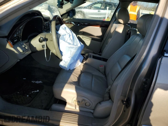 2003 Cadillac DeVille DTS z VIN 1G6KF57963U125853, wystawiony jako Copart lot #42559975 z przebiegiem Nie podano mil oraz Szkody całkowita. Historia ofert i sprzedaży dostępna na DreamBid. Obrazek 7.