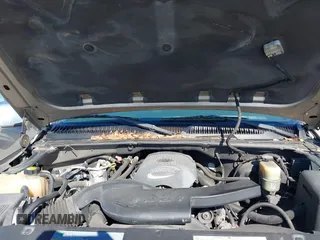 2001 Chevrolet Tahoe LS z VIN 1GNEC13T21J303213, wystawiony jako IAAI lot #41363563 z przebiegiem 194 243 mil mil oraz . Historia ofert i sprzedaży dostępna na DreamBid. Obrazek 10.