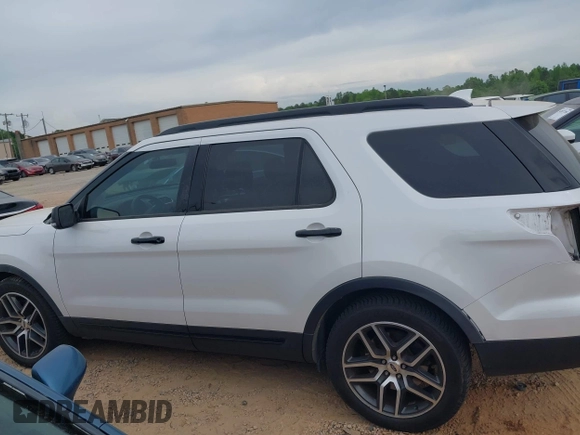 2016 Ford Explorer Sport with VIN 1FM5K8GT1GGB31627, listed as a IAAI auction lot 42076858 with 114,505 mi miles and . Bid and sale history available at carsss.com. Image 14.